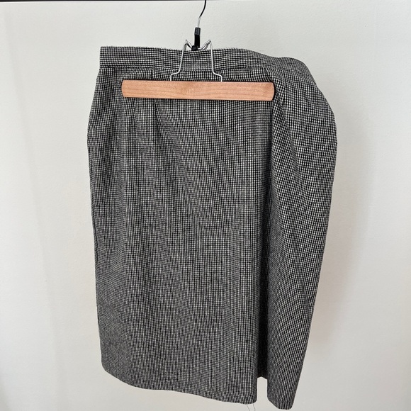 Briggs New York Dresses & Skirts - Vintage Black and White Houndstooth plaid pencil skirt